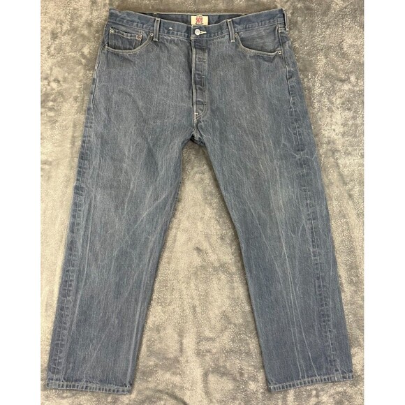 Levi’s 501 Jeans Men’s 44x32 (40x30.5) Straight Leg Button Fly Medium Wash Blue - Picture 1 of 13
